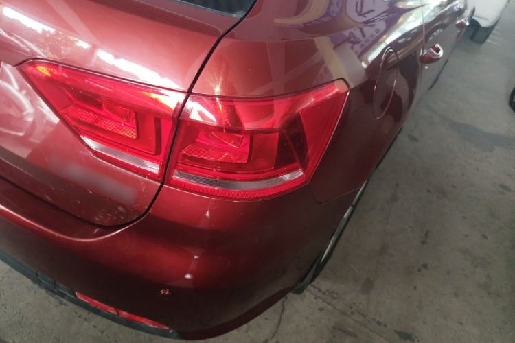 Used Volkswagen Gran Lavida 2013 1.6L Automatic Fashion Model Right Rear Taillight