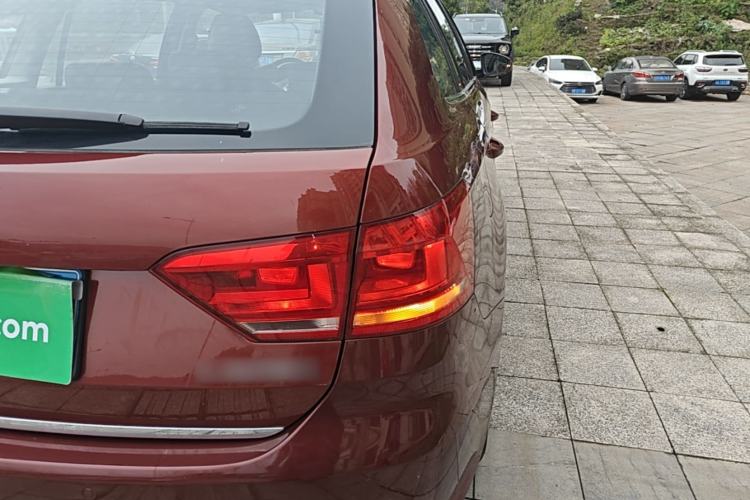 Used Volkswagen Gran Lavida 2013 1.6L Automatic Comfort Model Right Rear Taillight