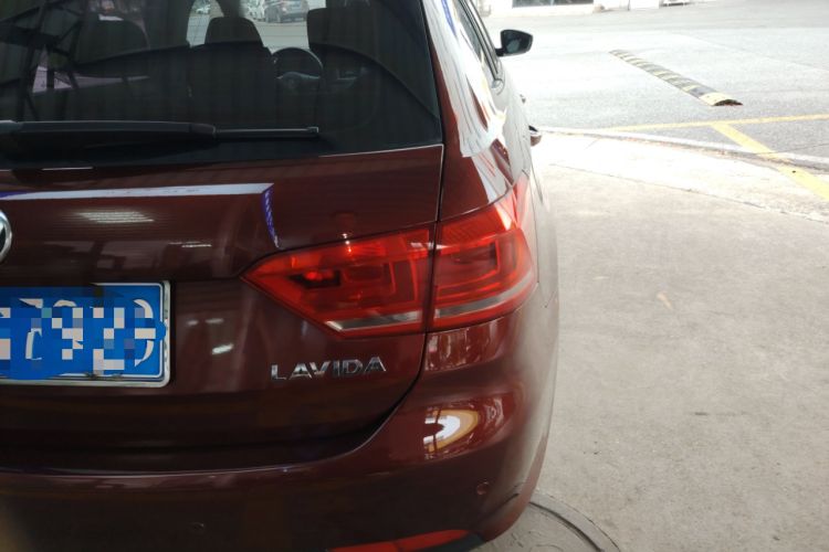 Used Volkswagen Gran Lavida 2013 1.6L Automatic Fashion Model Right Rear Taillight