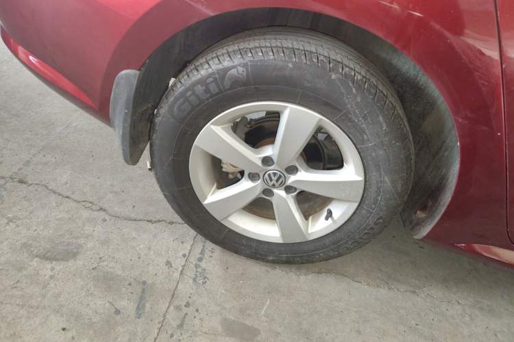 Used Volkswagen Gran Lavida 2013 1.6L Automatic Fashion Model Right Rear Wheel Hub