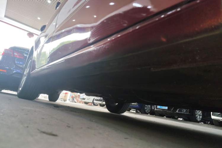 Used Volkswagen Gran Lavida 2013 1.6L Automatic Fashion Model Right Side Sill