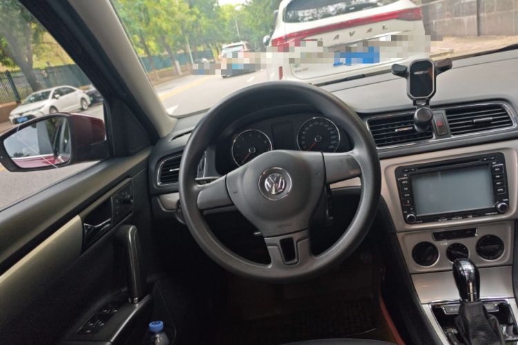 Used Volkswagen Gran Lavida 2013 1.6L Automatic Comfort Model Steering Wheel