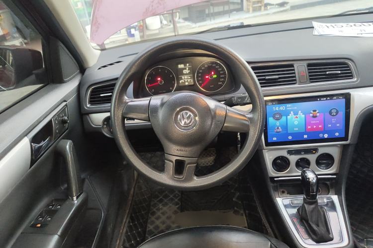 Used Volkswagen Gran Lavida 2013 1.6L Automatic Comfort Model Steering Wheel