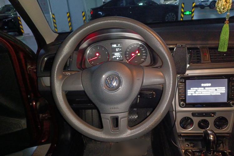 Used Volkswagen Gran Lavida 2013 1.4 TSI Automatic Comfort Model Steering Wheel