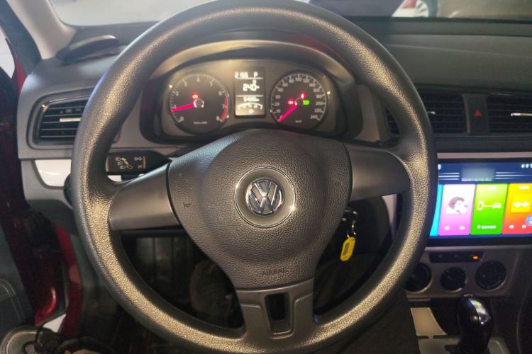 Used Volkswagen Gran Lavida 2013 1.6L Automatic Fashion Model Steering Wheel