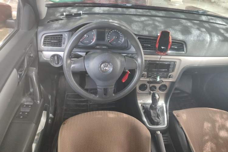 Used Volkswagen Gran Lavida 2013 1.6L Automatic Comfort Model Steering Wheel