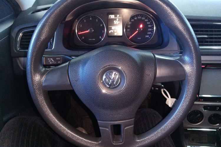 Used Volkswagen Gran Lavida 2013 1.6L Automatic Comfort Model Steering Wheel
