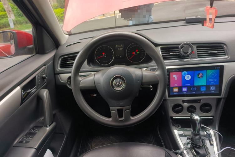 Used Volkswagen Gran Lavida 2013 1.6L Automatic Comfort Model Steering Wheel