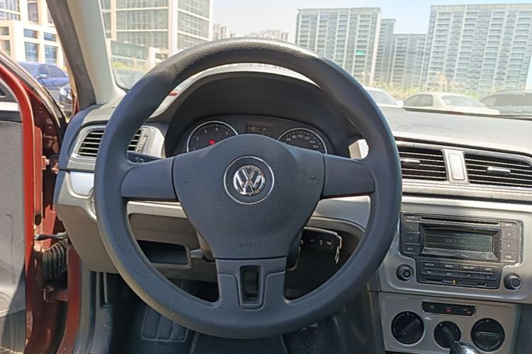 Used Volkswagen Gran Lavida 2013 1.6L Automatic Comfort Model Steering Wheel