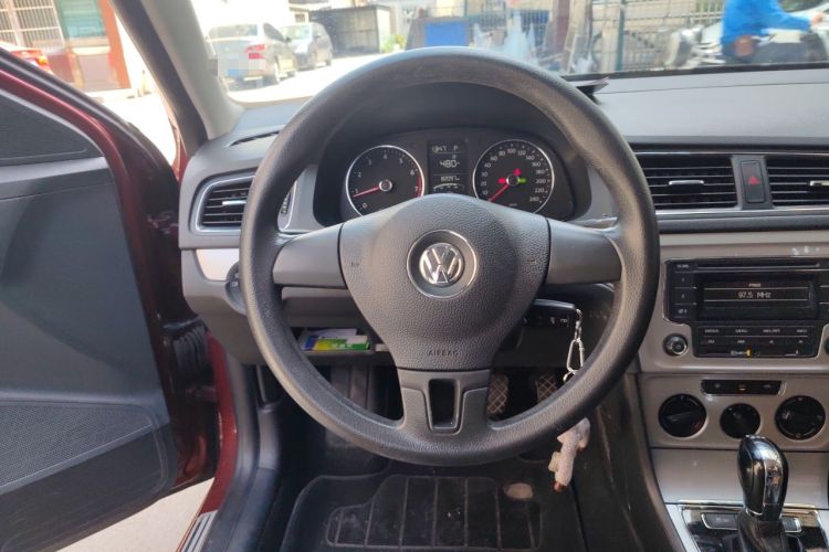 Used Volkswagen Gran Lavida 2013 1.4 TSI Automatic Comfort Model Steering Wheel