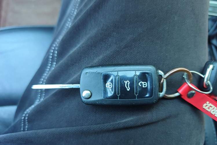 Used Volkswagen Gran Lavida 2013 1.4 TSI Automatic Comfort Model Vehicle Key