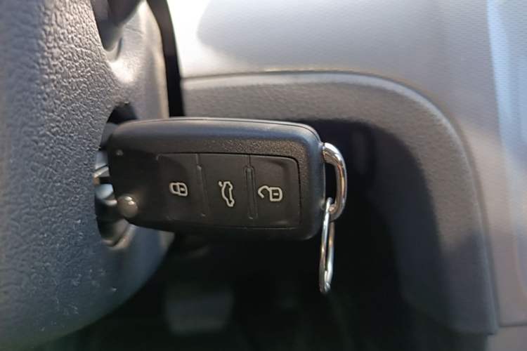 Used Volkswagen Gran Lavida 2013 1.6L Automatic Comfort Model Vehicle Key