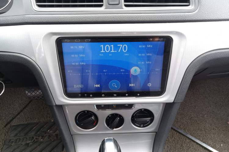 Used Volkswagen Gran Lavida 2013 1.6L Automatic Comfort Model Audio And AC Panel