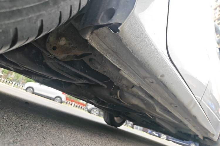 Used Volkswagen Gran Lavida 2013 1.6L Manual Comfort Model Chassis Rear Right