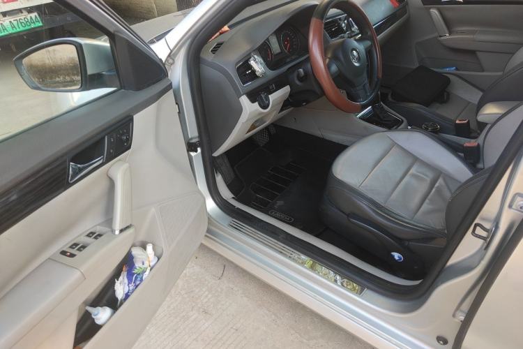 Used Volkswagen Gran Lavida 2013 1.4 TSI Automatic Comfort Model Driver Seat
