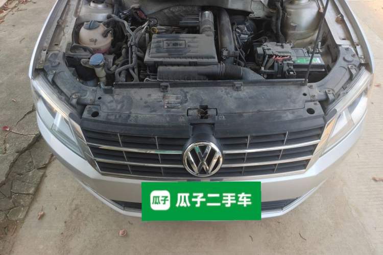 Used Volkswagen Gran Lavida 2013 1.4 TSI Automatic Comfort Model Engine Bay