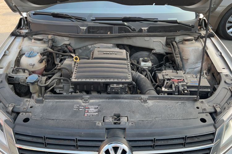 Used Volkswagen Gran Lavida 2013 1.6L Automatic Fashion Model Engine Bay