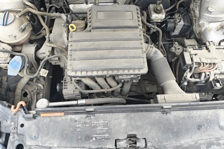 Used Volkswagen Gran Lavida 2013 1.6L Manual Comfort Model Engine Bay