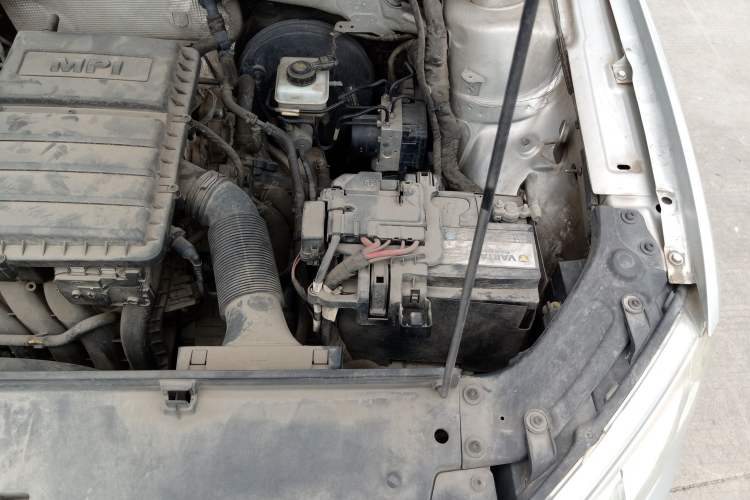 Used Volkswagen Gran Lavida 2013 1.6L Automatic Comfort Model Engine Bay Left