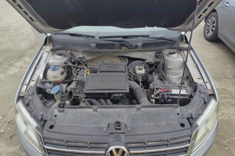Used Volkswagen Gran Lavida 2013 1.6L Manual Comfort Model Engine Bay
