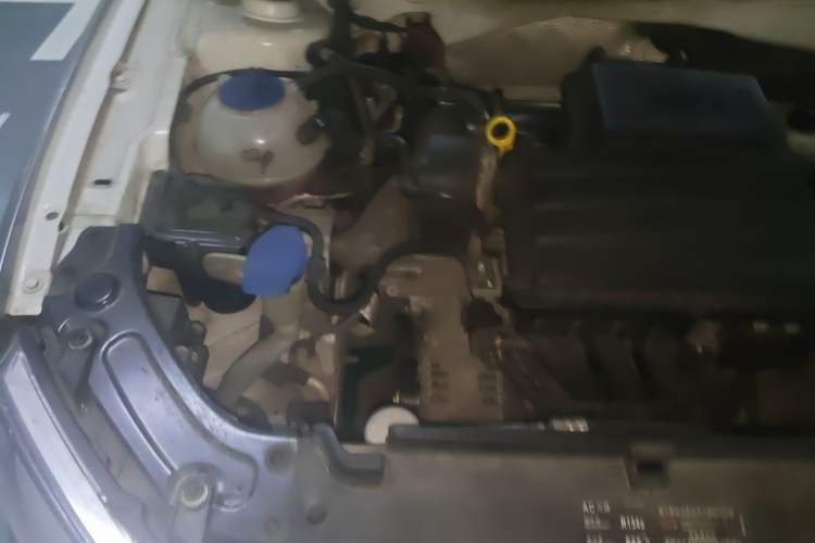 Used Volkswagen Gran Lavida 2013 1.6L Automatic Comfort Model Engine Bay Right