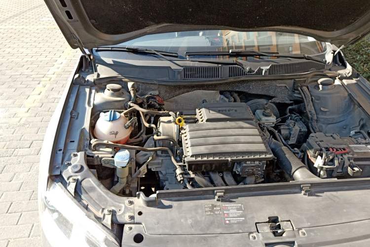 Used Volkswagen Gran Lavida 2013 1.6L Automatic Comfort Model Engine Bay Right