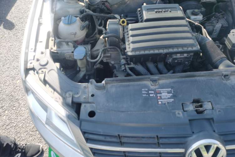 Used Volkswagen Gran Lavida 2013 1.6L Automatic Fashion Model Engine Bay Right