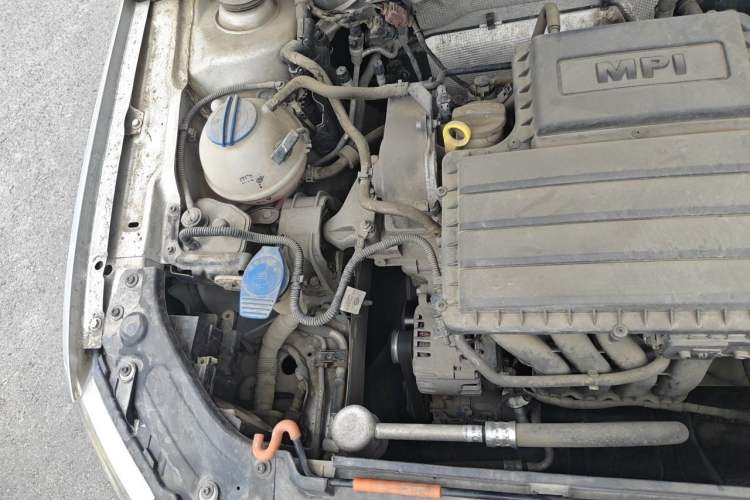Used Volkswagen Gran Lavida 2013 1.6L Manual Comfort Model Engine Bay Right