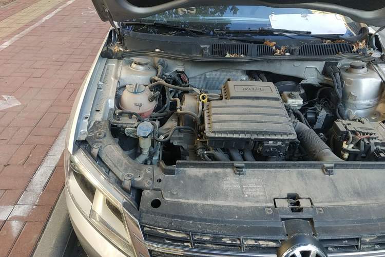 Used Volkswagen Gran Lavida 2013 1.6L Automatic Luxury Model Engine Bay Right