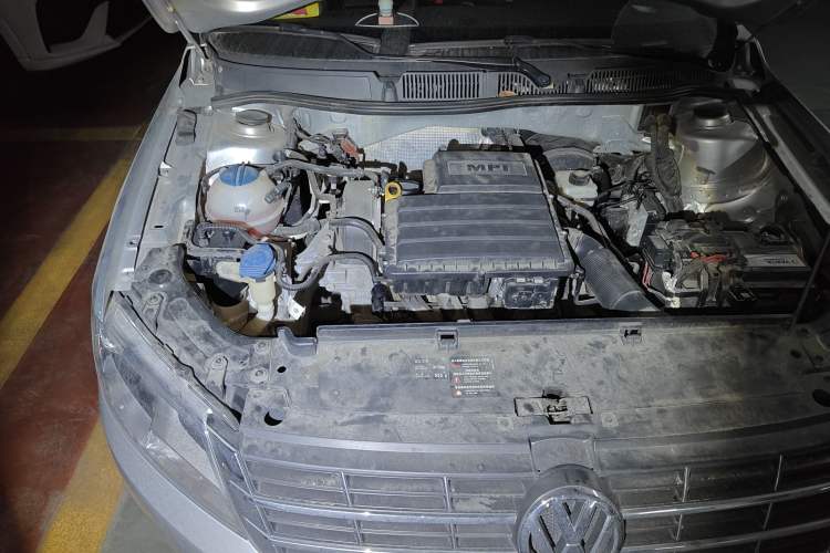 Used Volkswagen Gran Lavida 2013 1.6L Automatic Comfort Model Engine Bay Right
