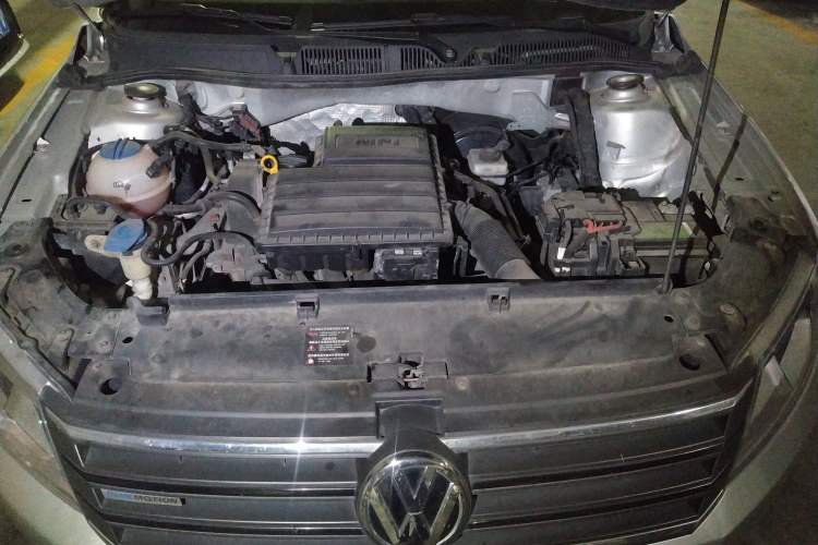 Used Volkswagen Gran Lavida 2013 1.6L Automatic Comfort Model Engine Bay