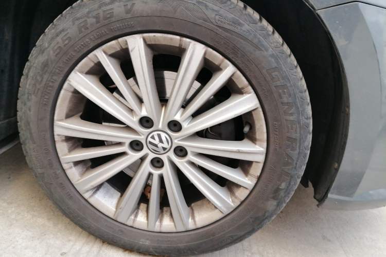 Used Volkswagen Gran Lavida 2013 1.4 TSI Manual Comfort Model Exterior 7