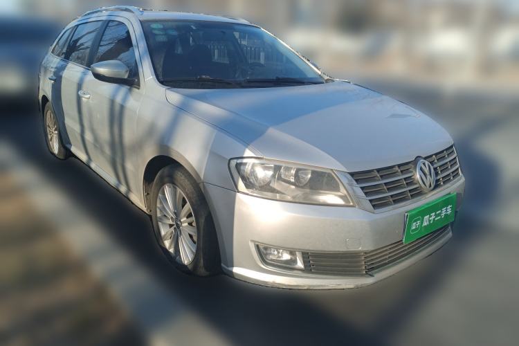 Used Volkswagen Gran Lavida 2013 1.6L Automatic Comfort Model Front Right 45 Deg