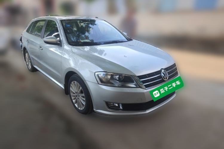 Used Volkswagen Gran Lavida 2013 1.4 TSI Automatic Comfort Model Front Right 45 Deg