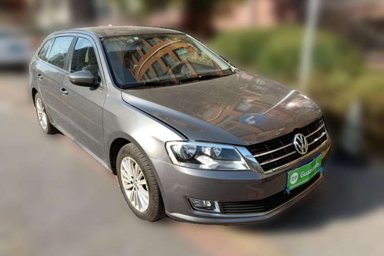 Used Volkswagen Gran Lavida 2013 1.6L Automatic Comfort Model Front Right 45 Deg
