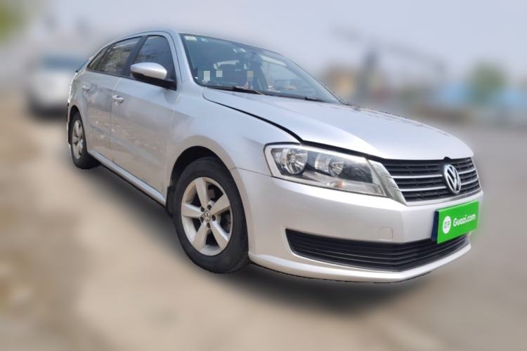 Used Volkswagen Gran Lavida 2013 1.6L Manual Fashion Model Front Right 45 Deg