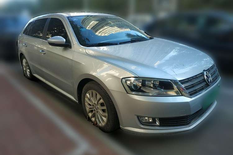 Used Volkswagen Gran Lavida 2013 1.6L Automatic Luxury Model Front Right 45 Deg