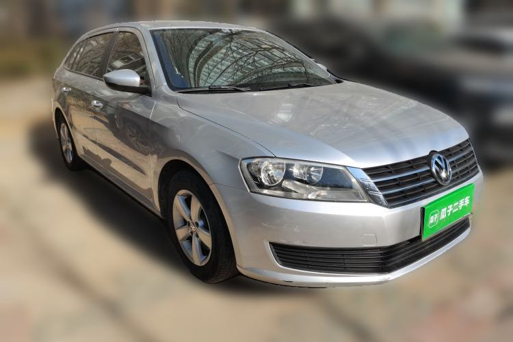 Used Volkswagen Gran Lavida 2013 1.6L Manual Fashion Model Front Right 45 Deg