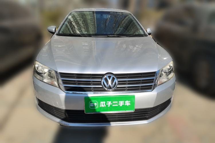 Used Volkswagen Gran Lavida 2013 1.6L Manual Fashion Model Front