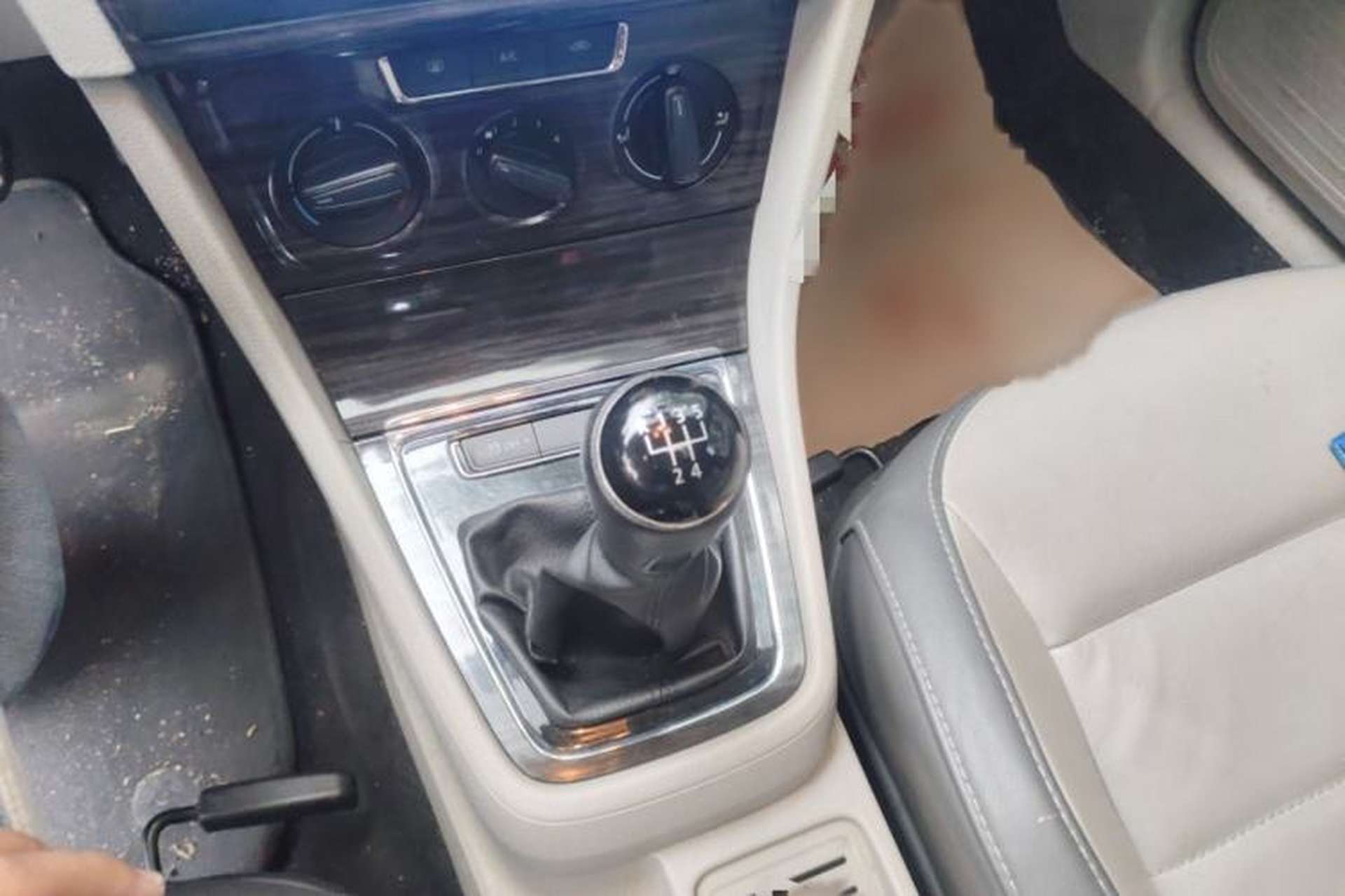 Used Volkswagen Gran Lavida 2013 1.4 TSI Manual Comfort Model Gear Lever