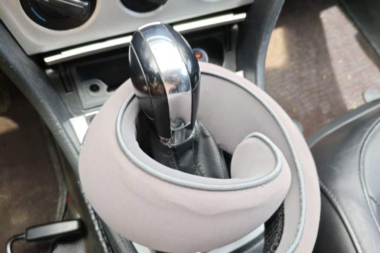 Used Volkswagen Gran Lavida 2013 1.6L Automatic Comfort Model Gear Lever