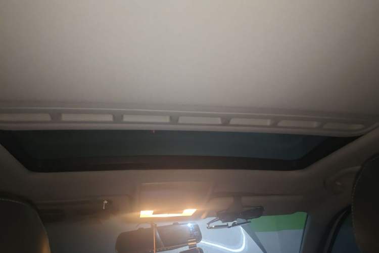 Used Volkswagen Gran Lavida 2013 1.6L Automatic Comfort Model Headliner