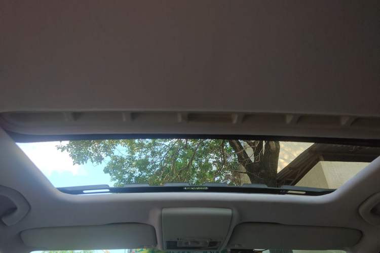 Used Volkswagen Gran Lavida 2013 1.4 TSI Automatic Comfort Model Headliner