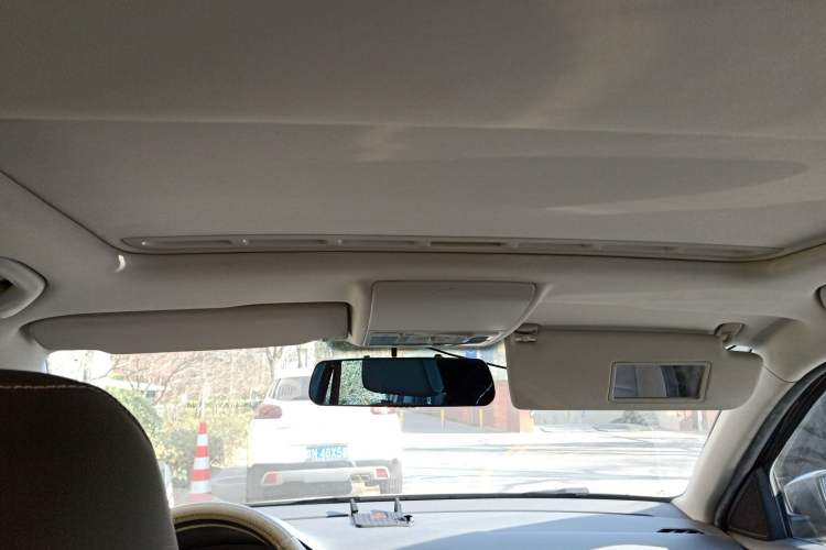 Used Volkswagen Gran Lavida 2013 1.6L Automatic Comfort Model Headliner