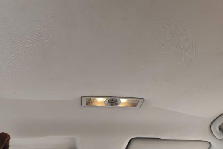 Used Volkswagen Gran Lavida 2013 1.6L Manual Fashion Model Headliner