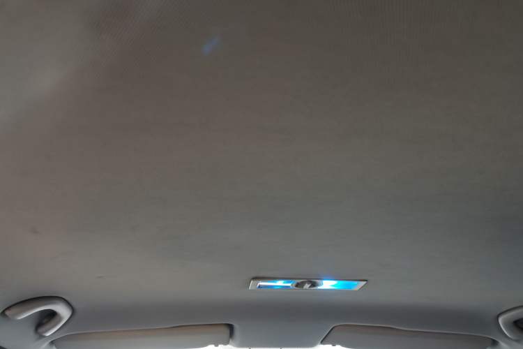 Used Volkswagen Gran Lavida 2013 1.6L Manual Fashion Model Headliner