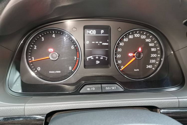 Used Volkswagen Gran Lavida 2013 1.6L Automatic Luxury Model Instrument Cluster