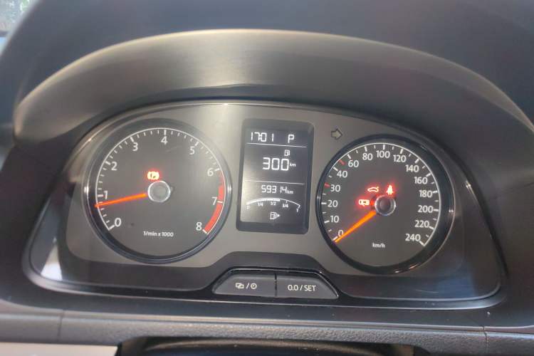 Used Volkswagen Gran Lavida 2013 1.6L Automatic Fashion Model Instrument Cluster