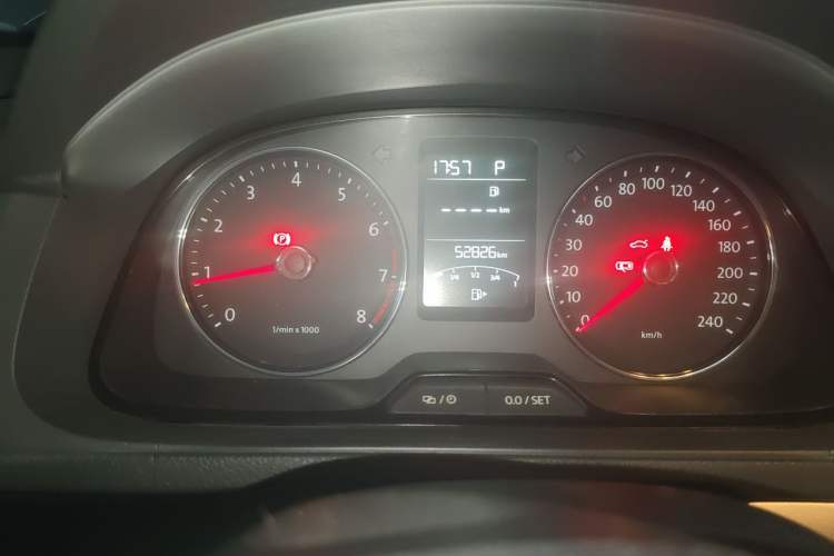 Used Volkswagen Gran Lavida 2013 1.6L Automatic Comfort Model Instrument Cluster