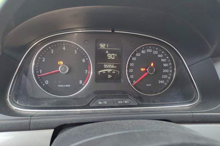 Used Volkswagen Gran Lavida 2013 1.6L Manual Comfort Model Instrument Cluster
